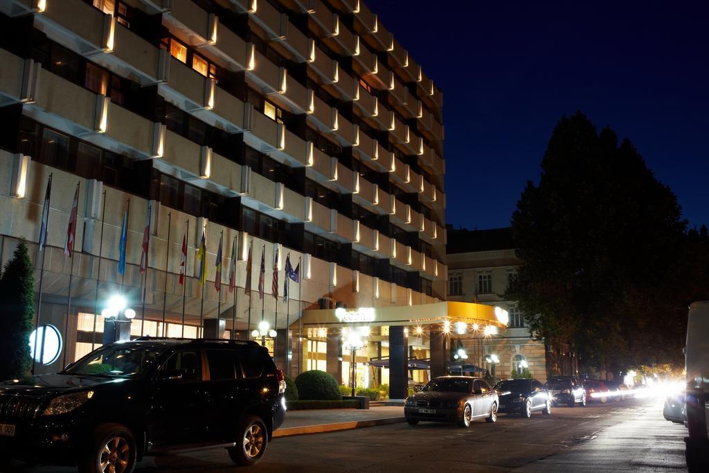 Codru Hotel Chisinau Exterior foto