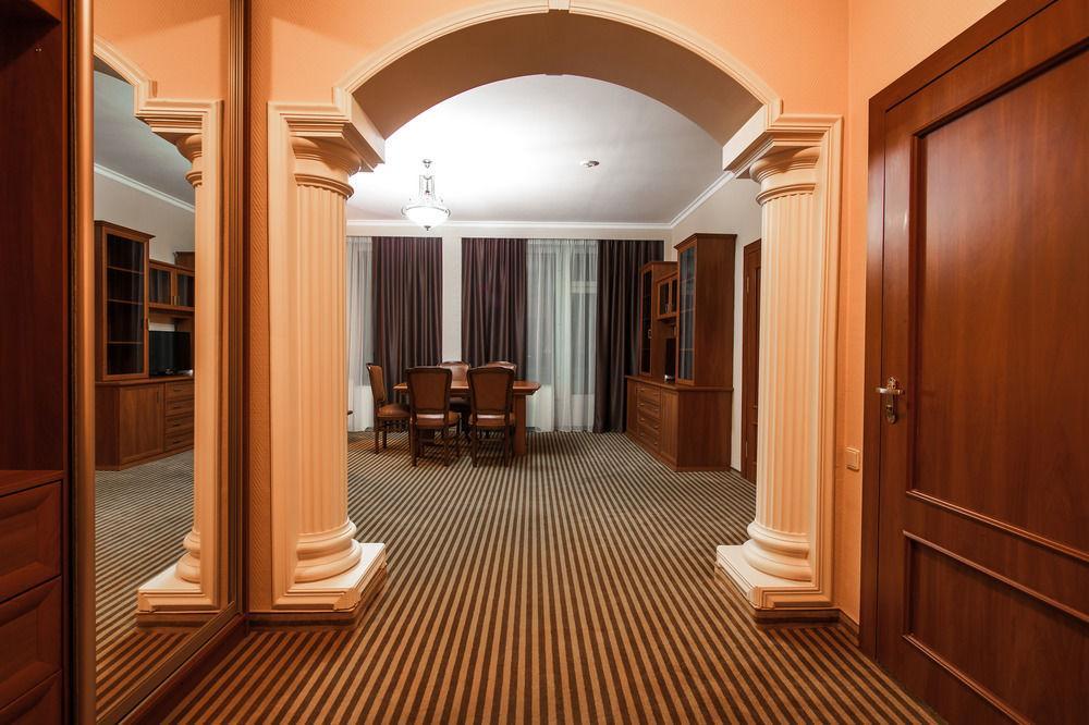 Codru Hotel Chisinau Exterior foto