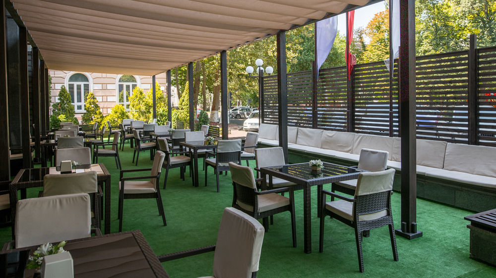 Codru Hotel Chisinau Exterior foto